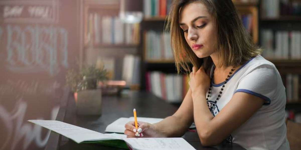 Why Is Writing a College Admission Essay Important?