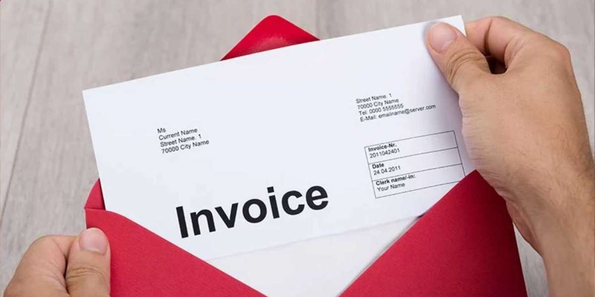 How to do Time and Material Invoicing in Field Service: Invoicing Tips with Free Template