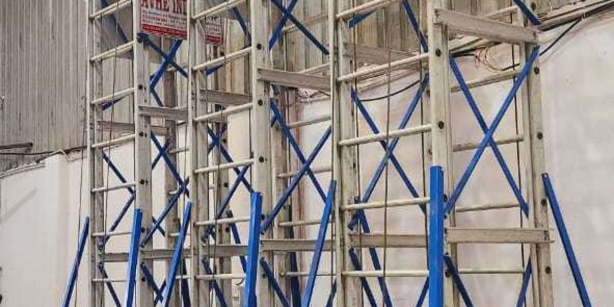 A Comprehensive Guide to Choosing the Right Aluminium Ladder Manufacturer in India